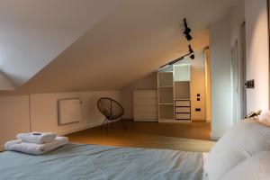 APARTAMENTOS SARMIENTO - ÁTICO