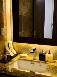 The Room Hotel Phú Quốc - Starbucks