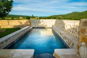 La roulotte, confort - chevaux & cuisine équipée