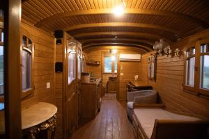 La roulotte, confort - chevaux & cuisine équipée