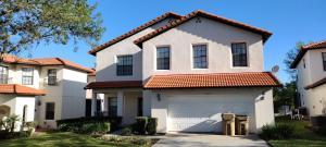8 miles to Disney, 20 miles to Universal, private pool, spa, washer, dryer, games room, gated