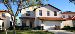 8 miles to Disney, 20 miles to Universal, private pool, spa, washer, dryer, games room, gated