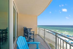 Beautiful 5th Floor Aqua Resort unit with direct Ocean Views, Sleeps 8!