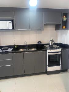 Apto ideal entre Aeroporto, a Praia e o Beto Carrero