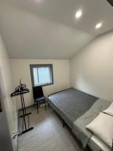 Cozy 4-Bedroom Cottage #1 in Innisfil