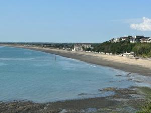 T2 avec balcon à 5 mn à pied de la mer