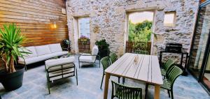 Appartements LE LOFT DE THAU, Standing, Grand Patio, Deco Boheme, Parking, Climatisation : photos des chambres