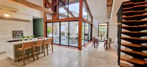 Appartements LE LOFT DE THAU, Standing, Grand Patio, Deco Boheme, Parking, Climatisation : photos des chambres