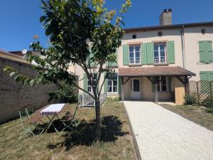 Maisons de vacances Maison de caractere au calme - FR-1-611-118 : photos des chambres