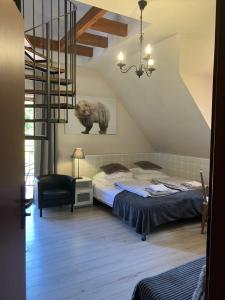 POKOJE GOŚCINNE Złote Modrzewie