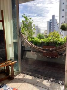 Aconchegante com sacada ao sol