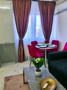 Nike Apartament Piscină & Parcare