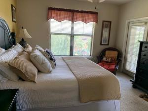 2 Bedroom Condo in Bella Piazza