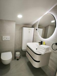 Top Apartments & Studios Marina View