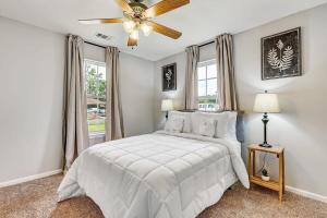 Spacious Pet-Friendly Home & Patio Near Downtown