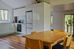 Snows Creek Retreat - The Creek House