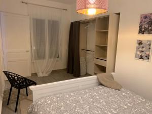 Appartements Le Quatre superbe T2 Internet WiFi Coeur historique Parking 45 m2 : photos des chambres