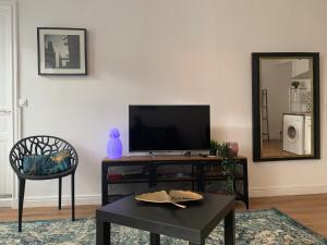 Appartements Le Quatre superbe T2 Internet WiFi Coeur historique Parking 45 m2 : photos des chambres