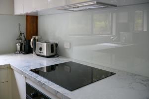 Snows Creek Retreat - The Creek House