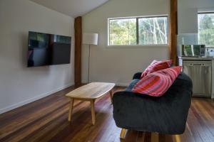 Snows Creek Retreat - The Creek House