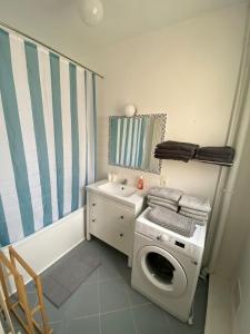 Appartements Appartement hyper Centre, garage prive, garage a velos, jardin, Orleans, France : photos des chambres