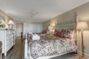 1885 Beachside Tennis at The Sea Pines Resort