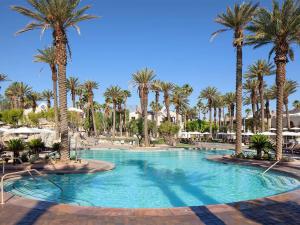 The Westin Mission Hills 2BR Apartment with Resort Access