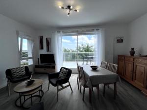 Le 30 - Vannes station - 4 pers parking