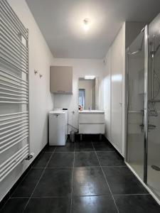 Le 30 - Vannes station - 4 pers parking