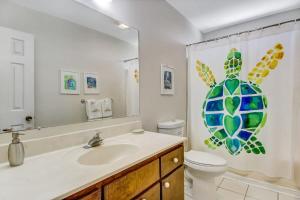 Beach Vacation! Walkable to Dining&Shopping-Unit C