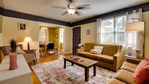 Dock & Volleyball! Near Downtown - Green Grotto