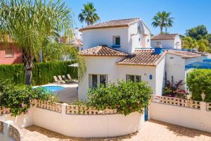 Villa Libra by Villa Plus