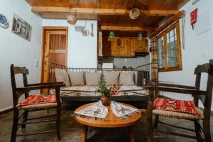 Villa Kamari- Stunning Views