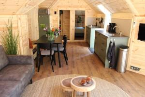 Prachtige 4p wellness Kota in bos met Sauna en Hottub