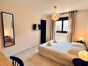 Pleasant CoLiving Room with Breakfast & Parking