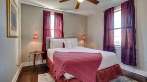 Dock&Volleyball! Near Downtown - Blue & Turquoise!