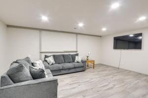 Group Getaway with Private Yard in Wichita! - 3hvězdičkové hotely ve městě Wichita