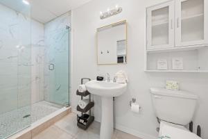 Mallory Squared by Beachside Management