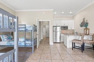 2 Gulf View Balconies! 3 Story Townhome With 4 Bedrooms, 4 Bathrooms! Sleeps12