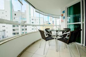 Apto com 3 quartos no centro de Balneário DM2603