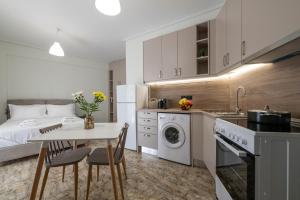 Kalamata Downtown Cuties