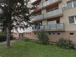 Nice Place, Podbreziny