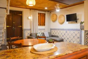 Casa Azul - 2min walk to the Beach, in the Historical Center of Sesimbra