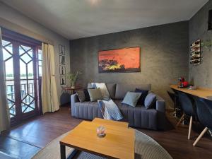 Flat Completo - Piscina aquecida e vista p Serra