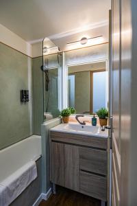 Appartement de standing, Piscine, Tennis, Plage