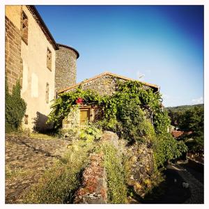 B&B / Chambres d'hotes Pause bien-etre & nature dans la chambre du moine : photos des chambres