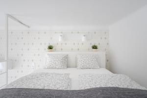 Bright Side Loft - Member of the Funhouse Group