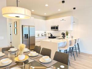 TR17406SB - New 3BR Villa w Pool | 17min Disney