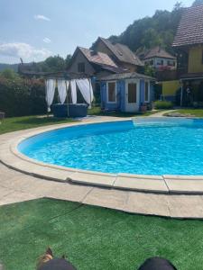 GÎTE AVEC PISCINE CHEZ Véro