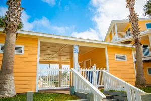 Coconut Hut - Pet Friendly! Boardwalk to the Beach! - Pet Friendly! Boardwalk to the Beach!